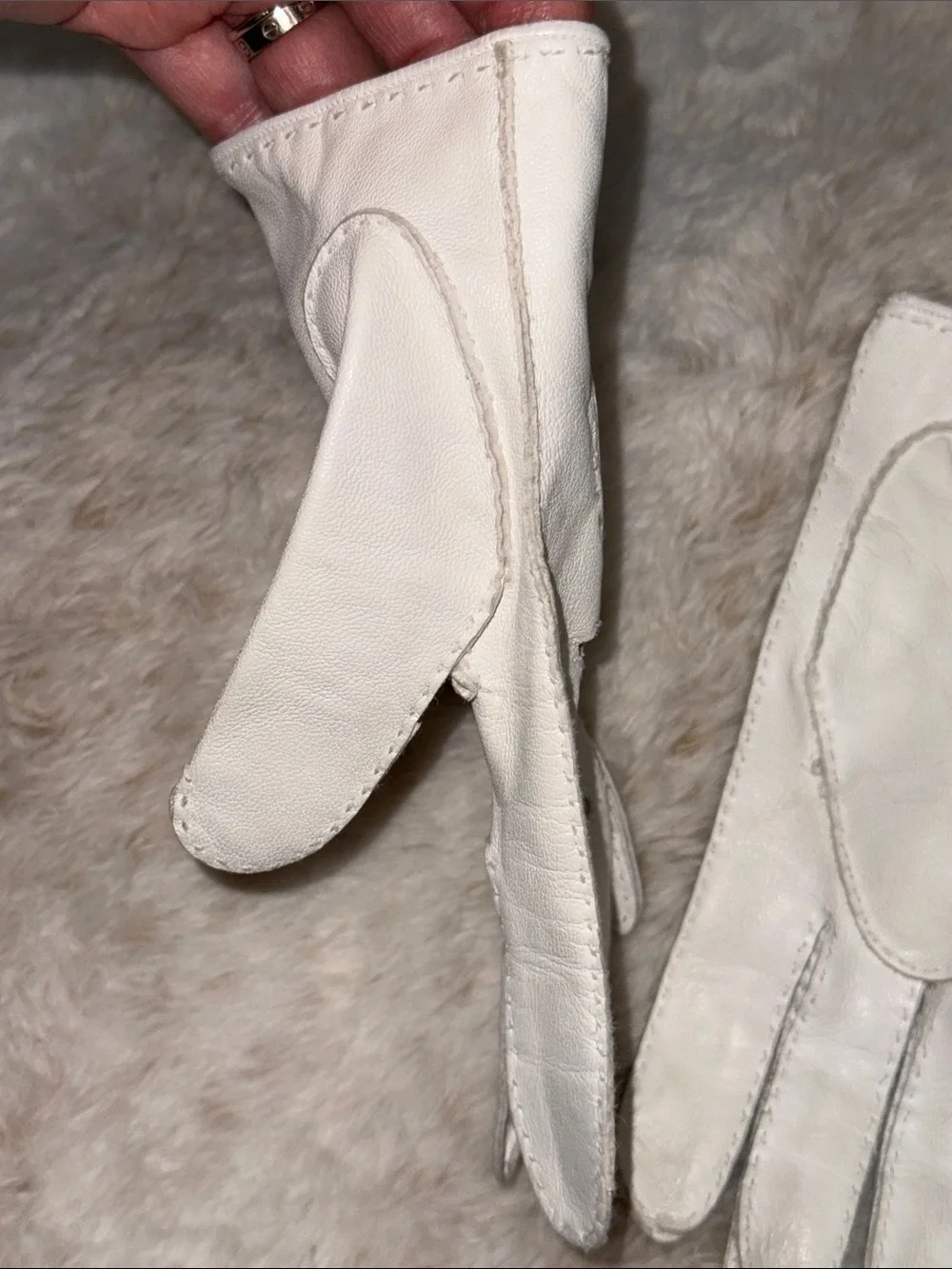 Bottega Veneta White Leather Driving Gloves with Perforated Details